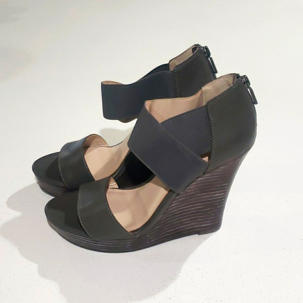 Seychelles Womens wedge size 9